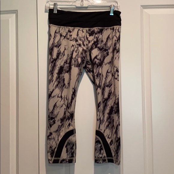 lululemon athletica Pants - Lulu cropped leggings size 6